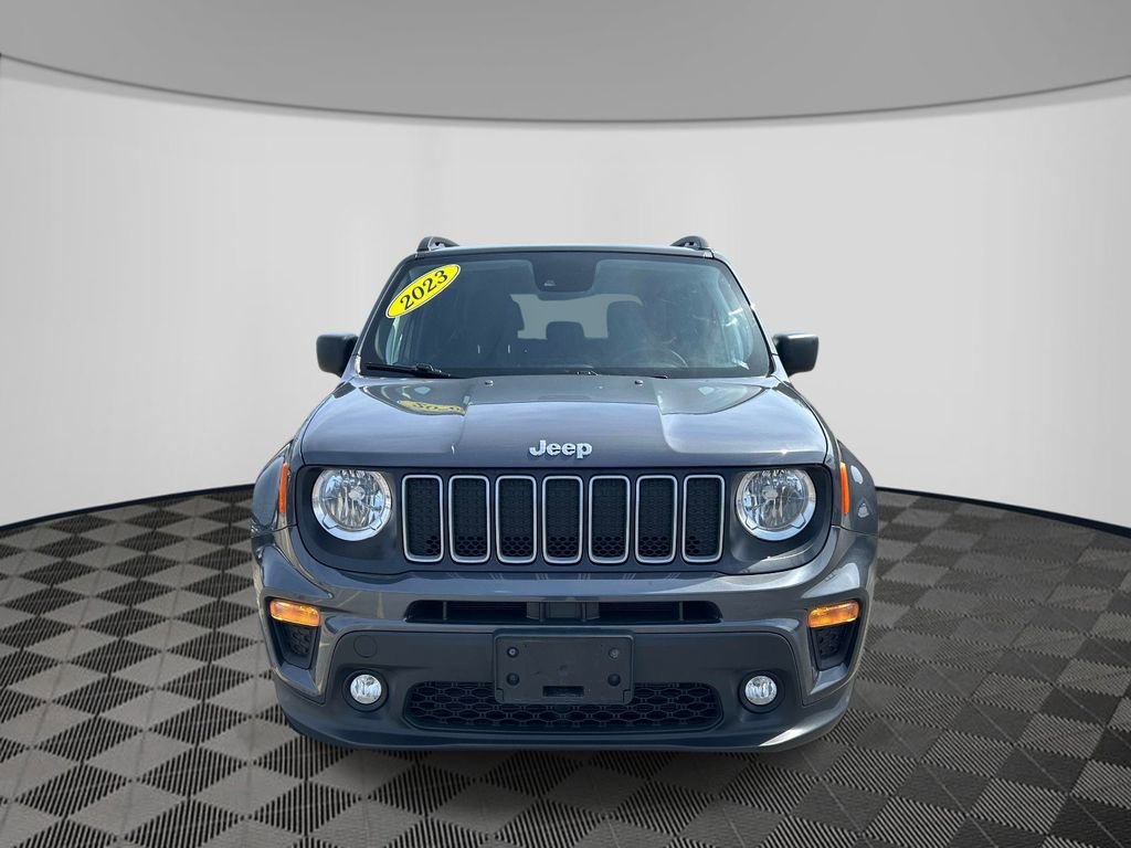 Certified 2023 Jeep Renegade Latitude w/ Premium Group image 2