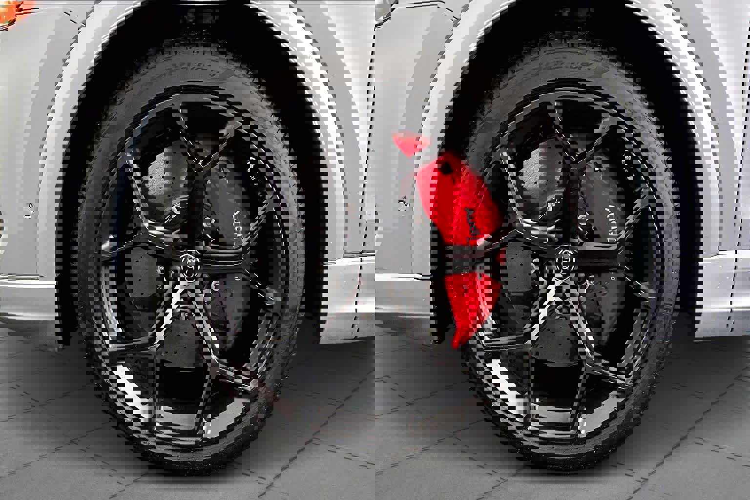 Used 2025 Audi RS Q8 performance image 11