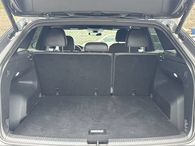 Used 2024 Volkswagen Atlas Cross Sport SE FWD image 12