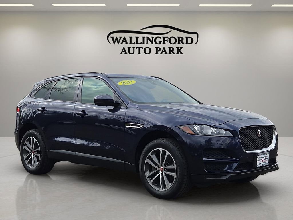 Used 2017 Jaguar F-PACE Premium image 3