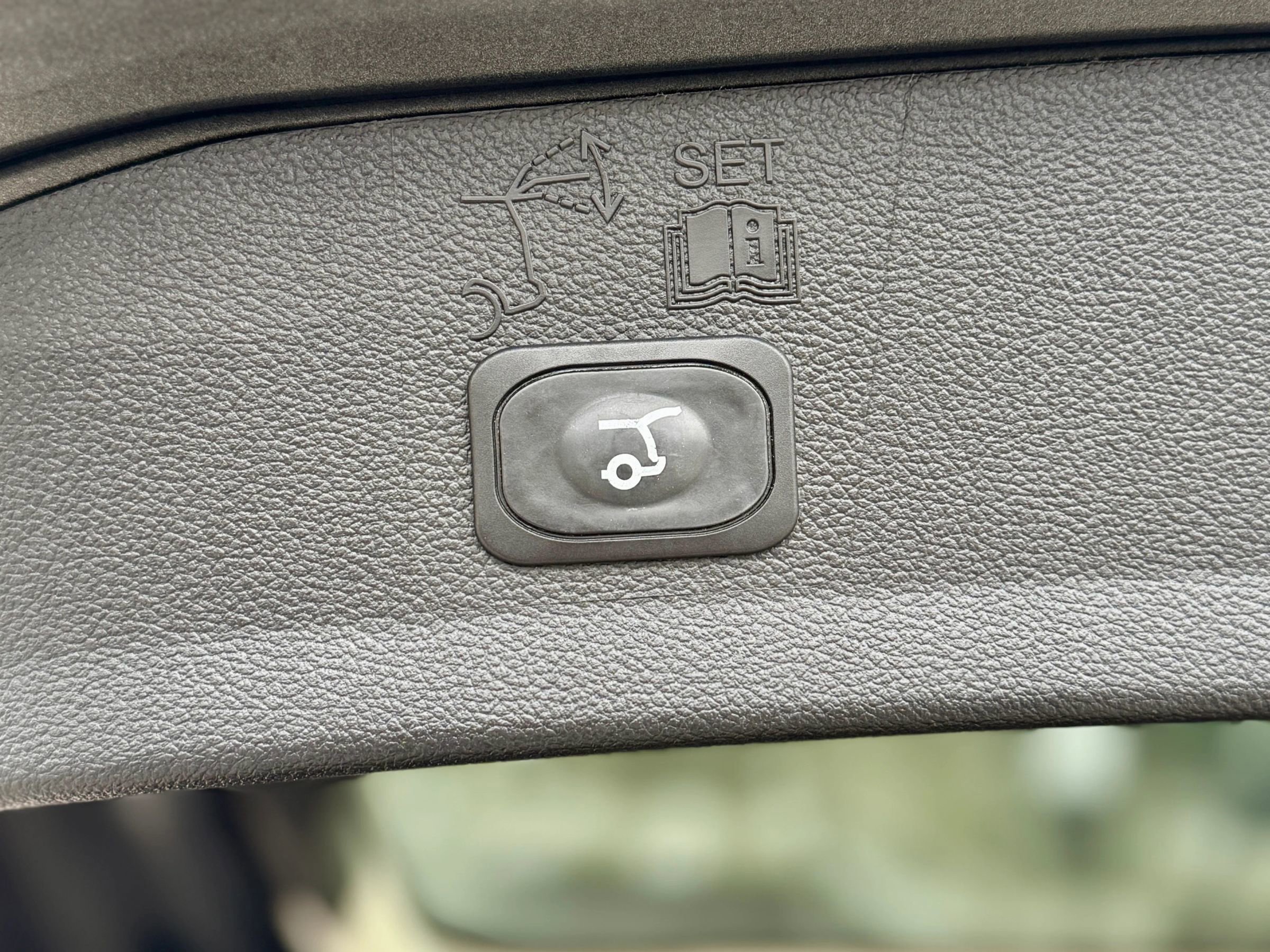 Used 2019 Ford Escape SEL image 20