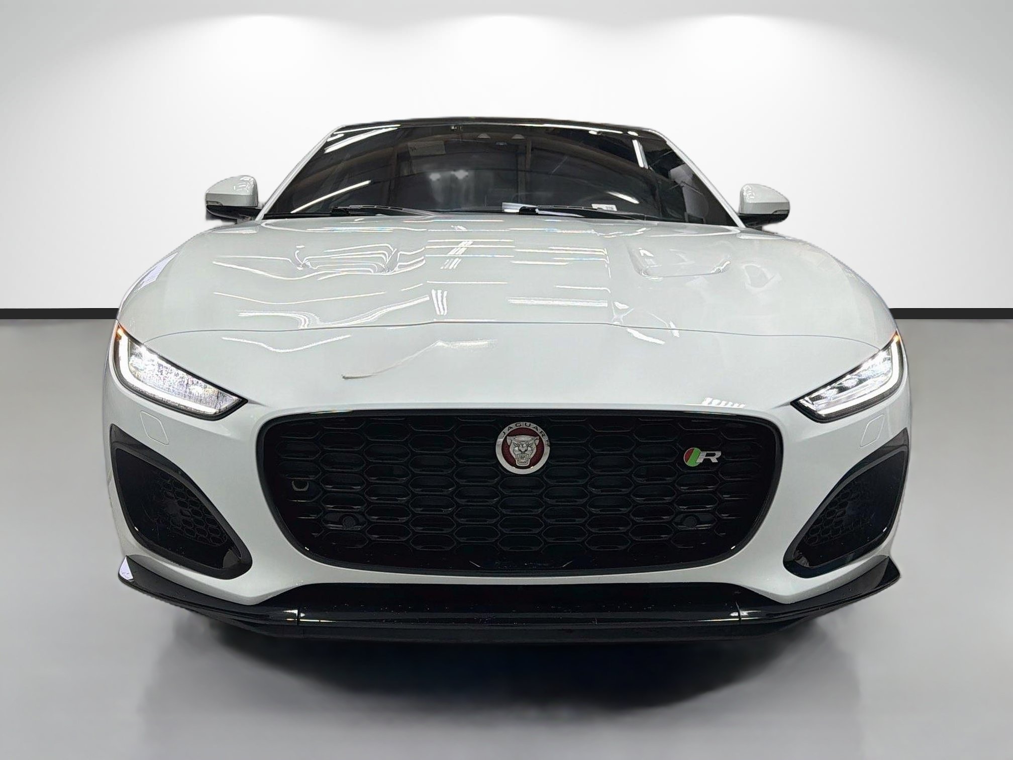 Used 2022 Jaguar F-TYPE R AWD/4WD image 8