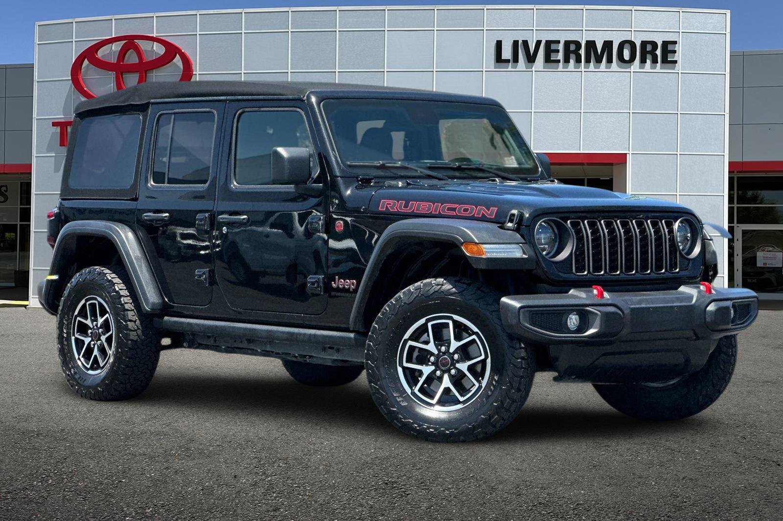 Used 2024 Jeep Wrangler Rubicon w/ Convenience Group image 2