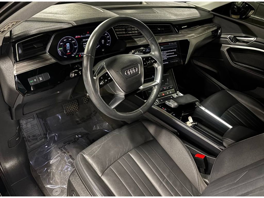 Used 2024 Audi Q8 e-tron Premium image 20