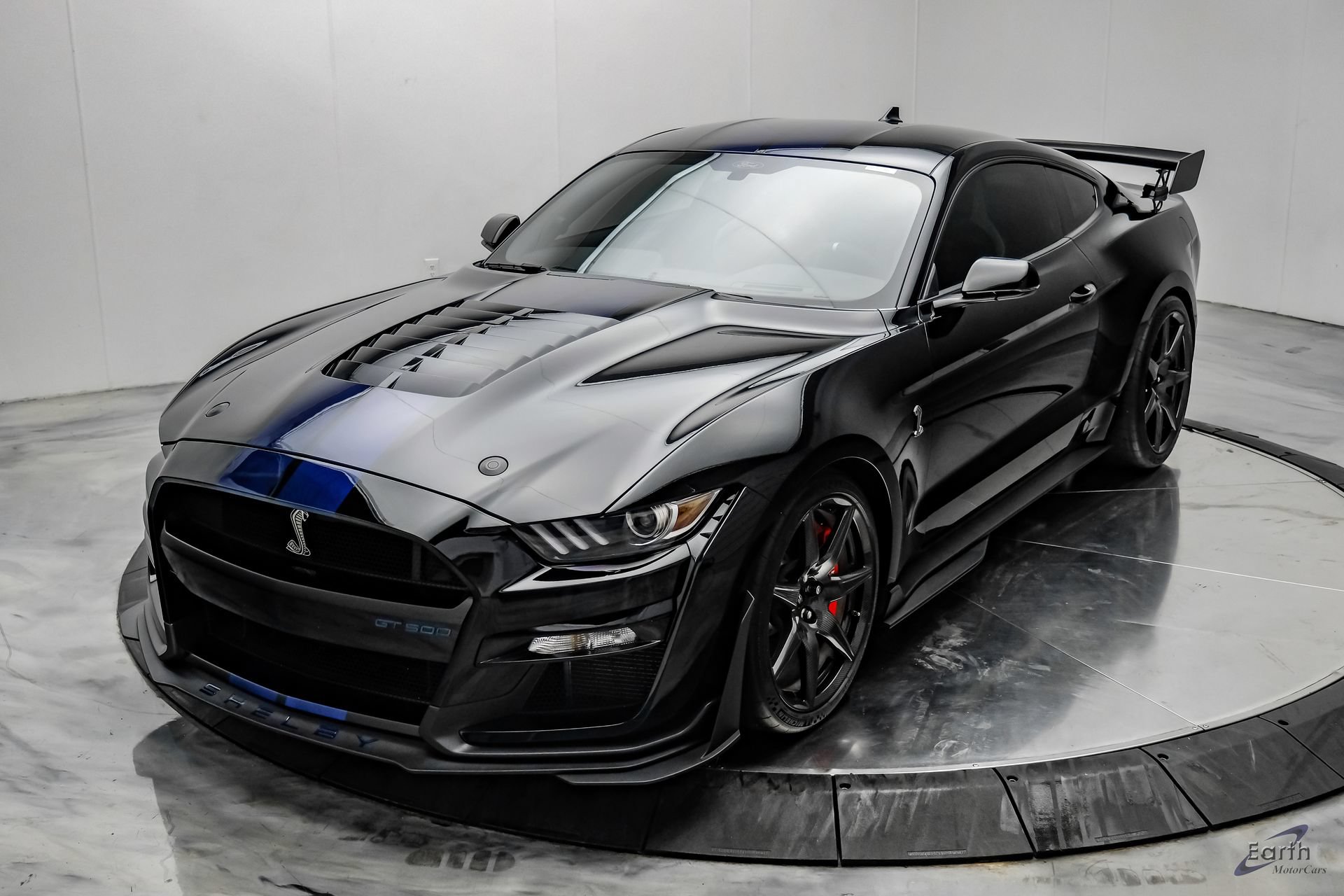Used 2021 Ford Mustang Shelby GT500 w/ Carbon Fiber Track Pack RWD image 7