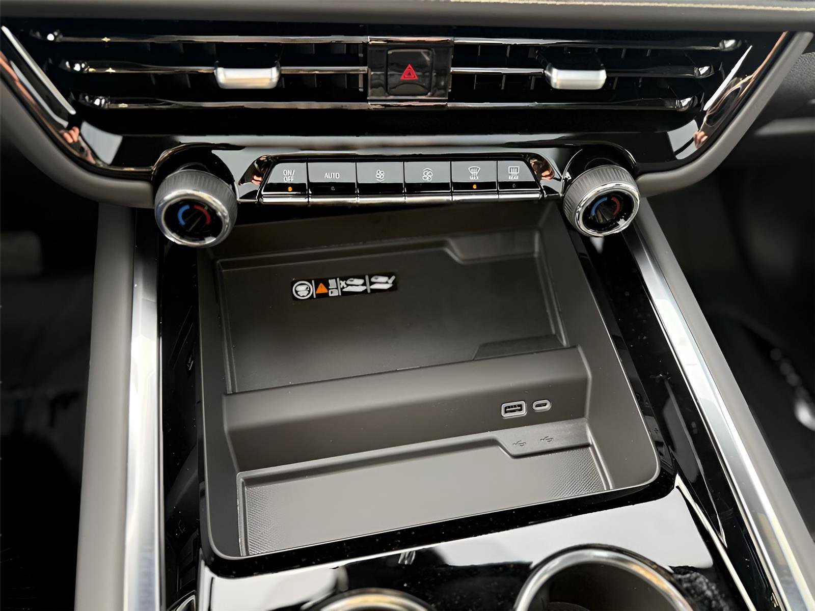 New 2026 Chevrolet Suburban Premier image 20