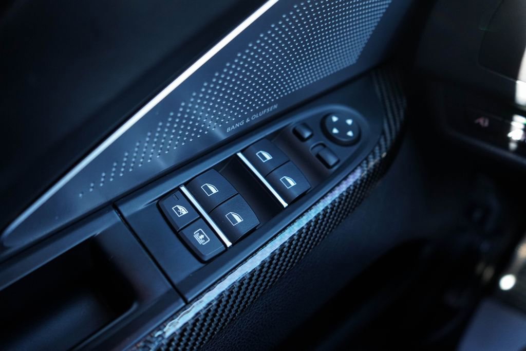 Used 2016 BMW M6 image 22