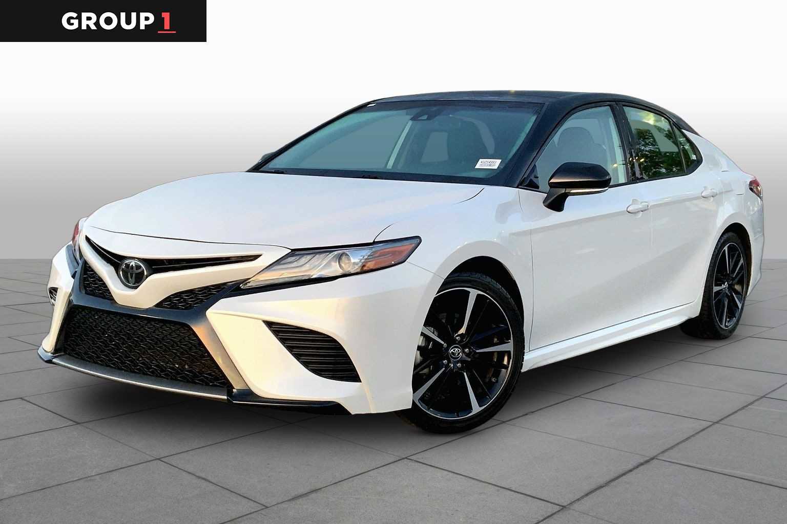 Used 2019 Toyota Camry XSE FWD image 1