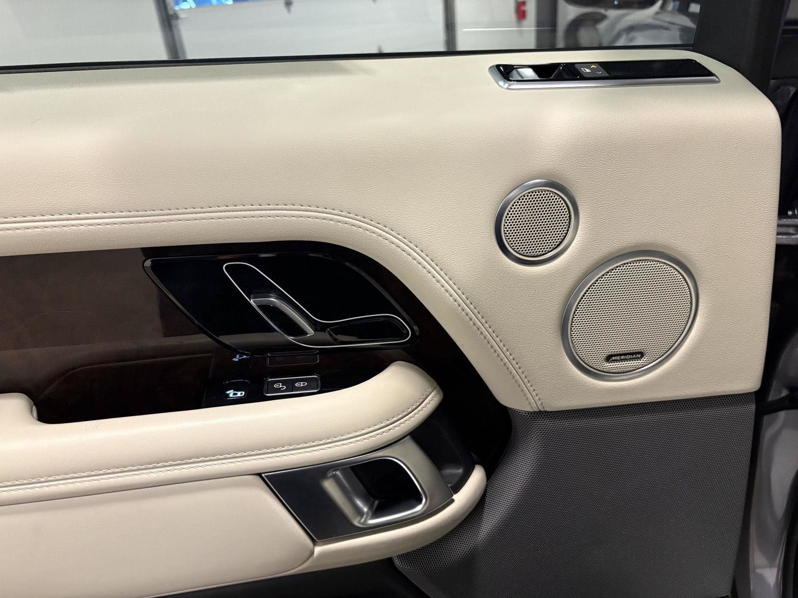 Used 2020 Land Rover Range Rover HSE AWD/4WD image 33