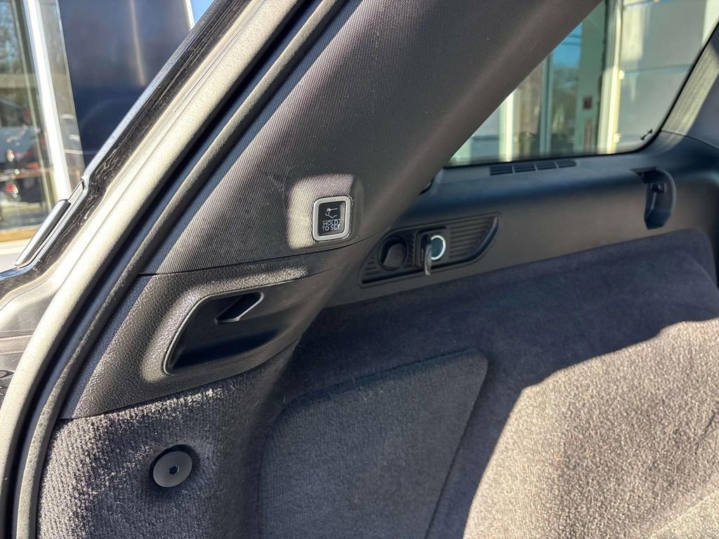 Used 2023 Jeep Grand Cherokee Overland w/ Luxury Tech Group IV image 13