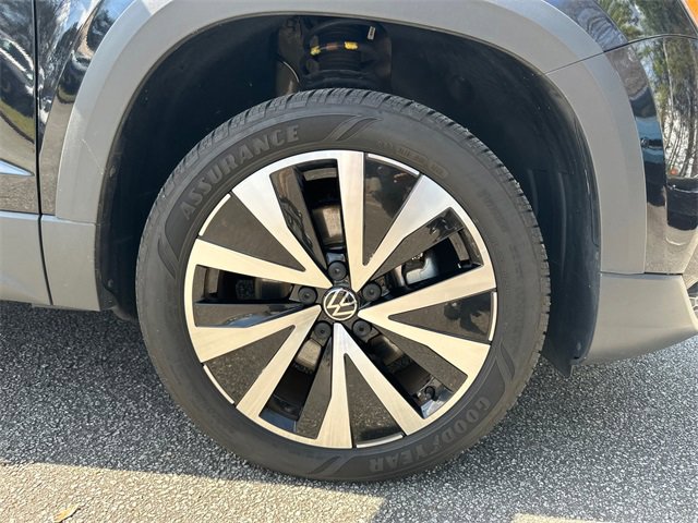 Used 2023 Volkswagen Taos SE w/ Panoramic Sunroof Package image 28