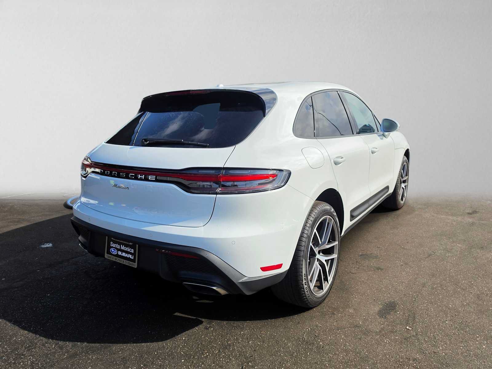 Used 2026 Porsche Macan AWD/4WD image 3