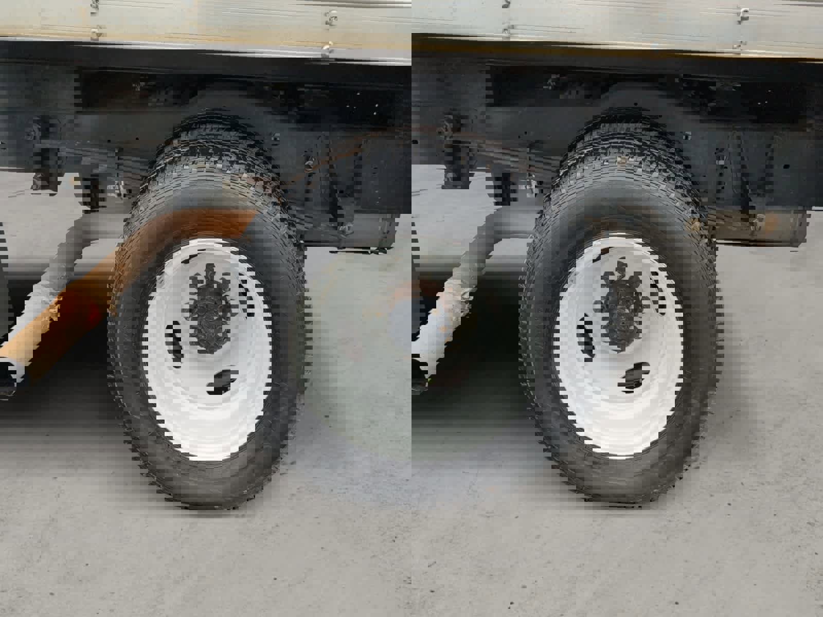 Used 2024 Ford E-450 and Econoline 450 Super Duty w/ Power Windows & Locks Group image 10