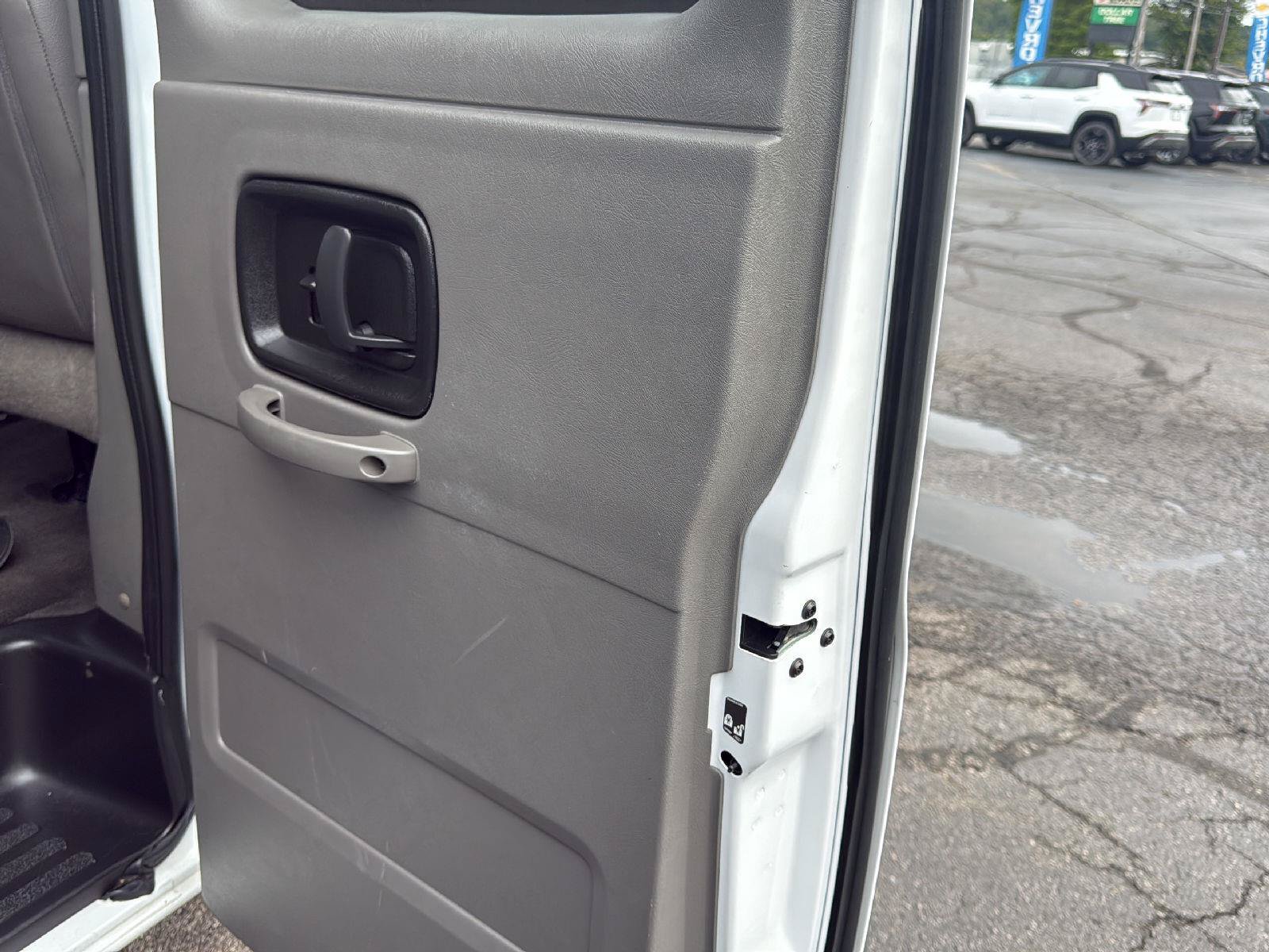 Used 2025 Chevrolet Express 3500 LT w/ LT Preferred Equipment Group RWD image 20