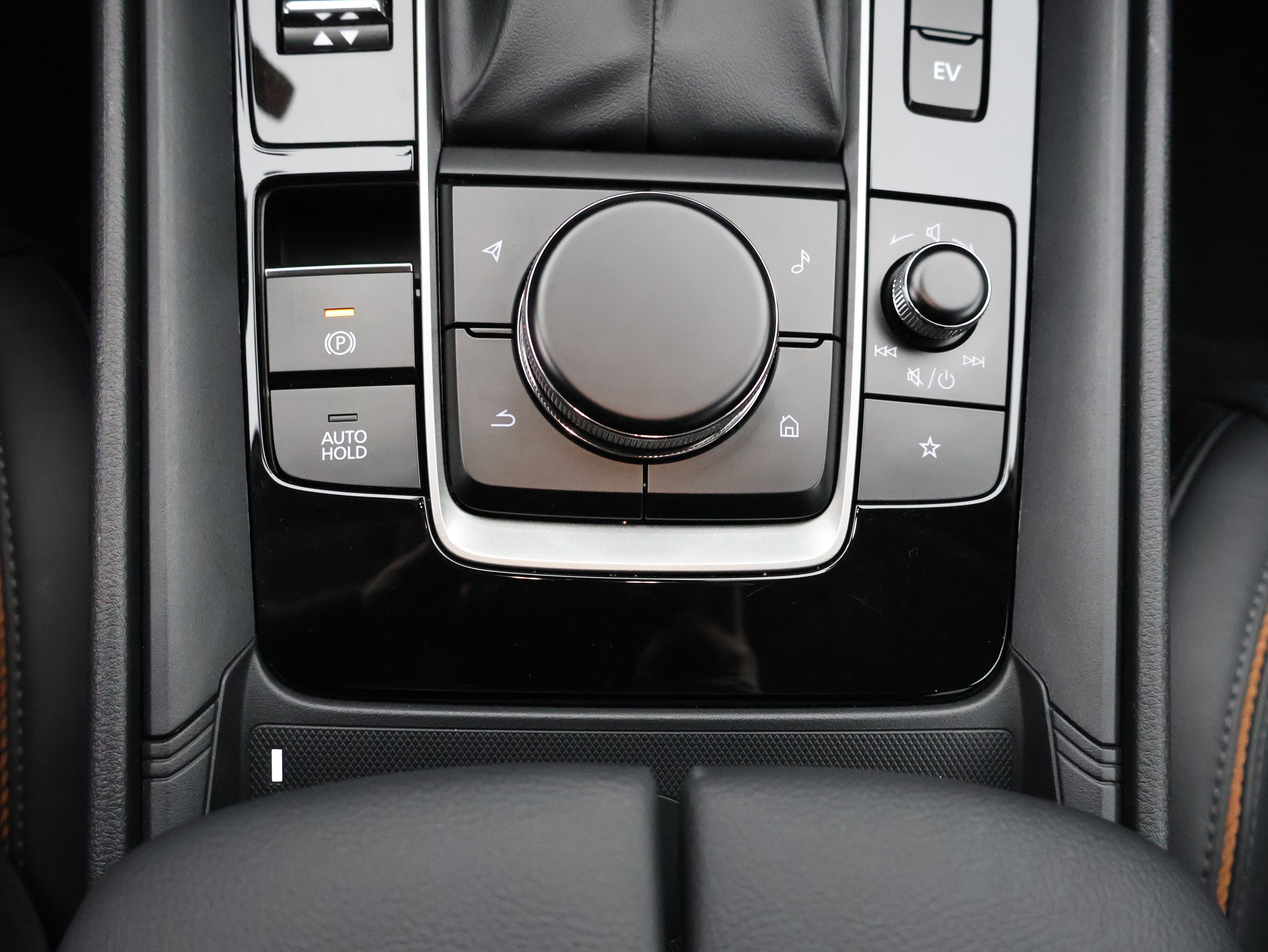 Certified 2025 MAZDA CX-50 AWD 2.5 Hybrid w/ Premium Pkg image 26