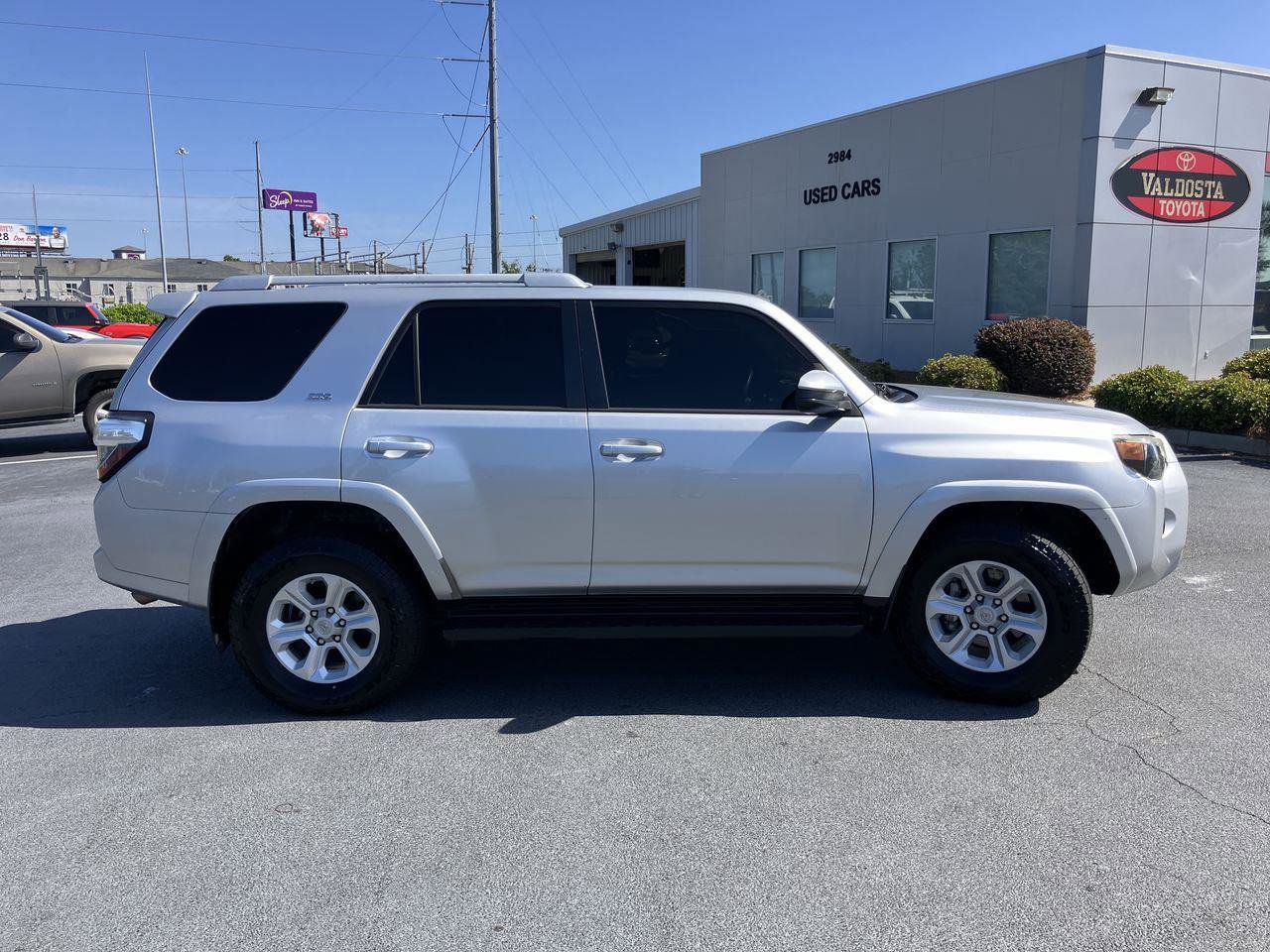 Used 2016 Toyota 4Runner SR5 image 6