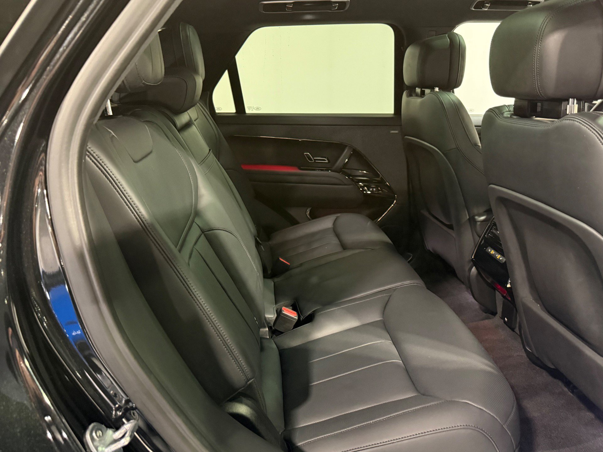 Used 2023 Land Rover Range Rover Sport SE image 52