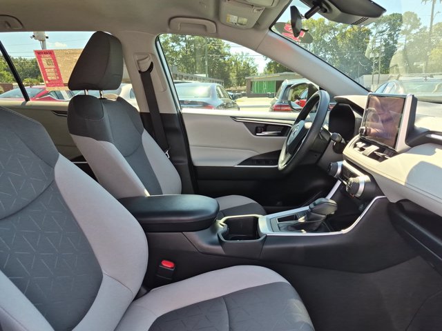 Used 2024 Toyota RAV4 XLE FWD image 21