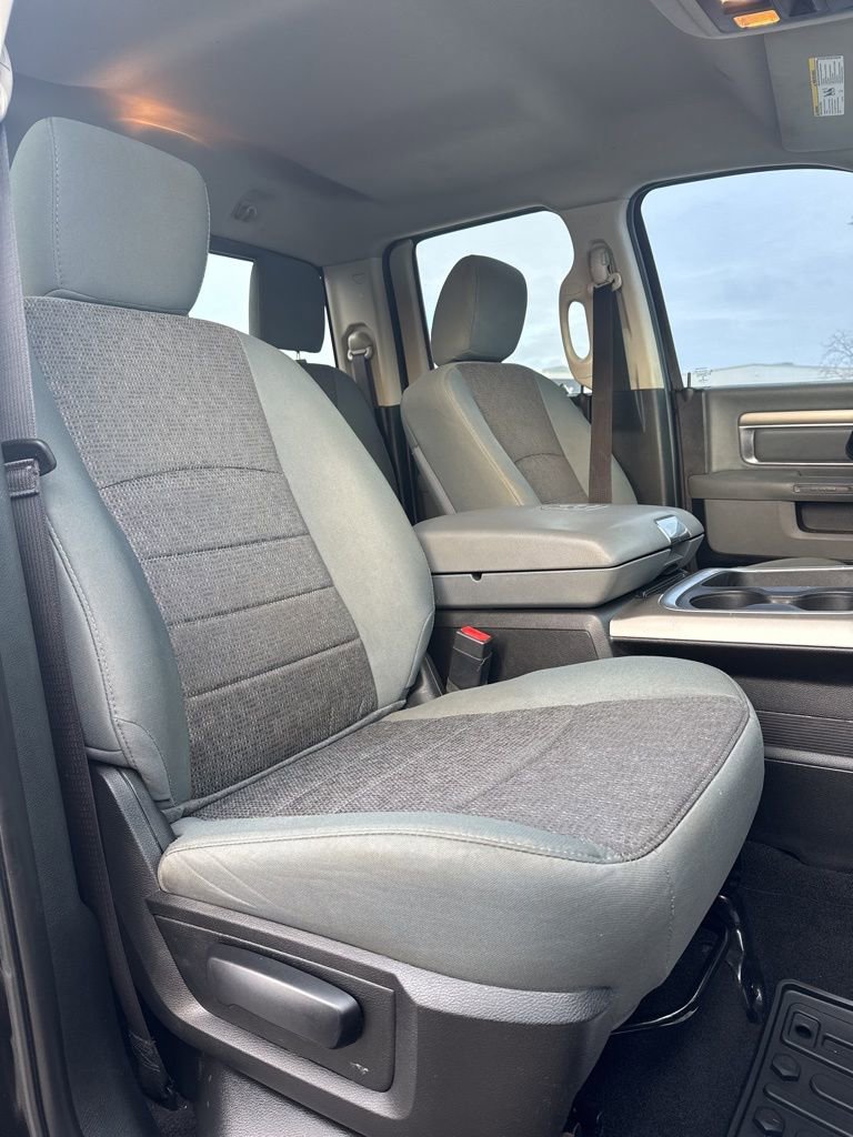 Used 2018 RAM 1500 SLT image 27