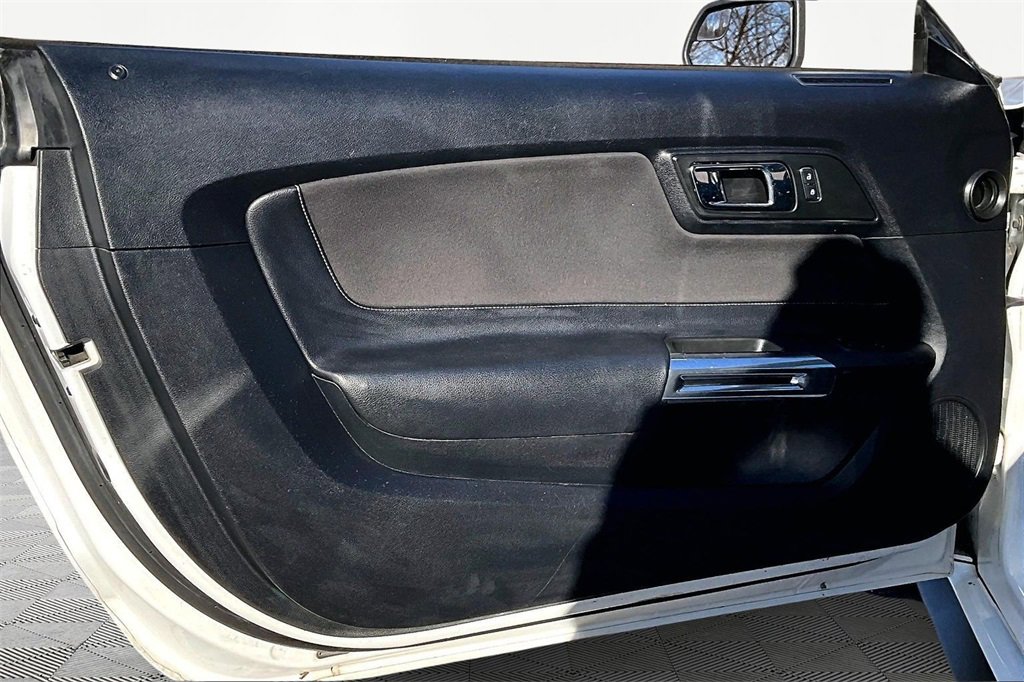 Used 2016 Ford Mustang Coupe image 23