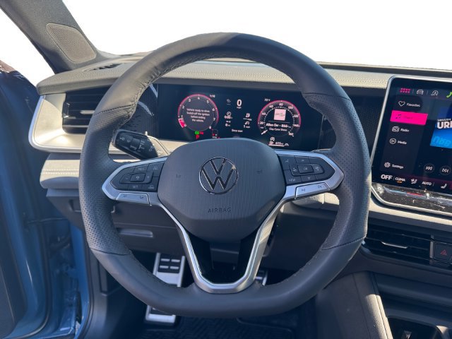 New 2026 Volkswagen Tiguan SE R-Line AWD/4WD image 17