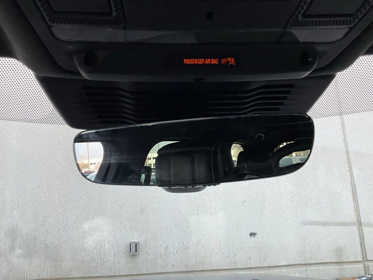 Used 2022 Land Rover Discovery S R-Dynamic image 19