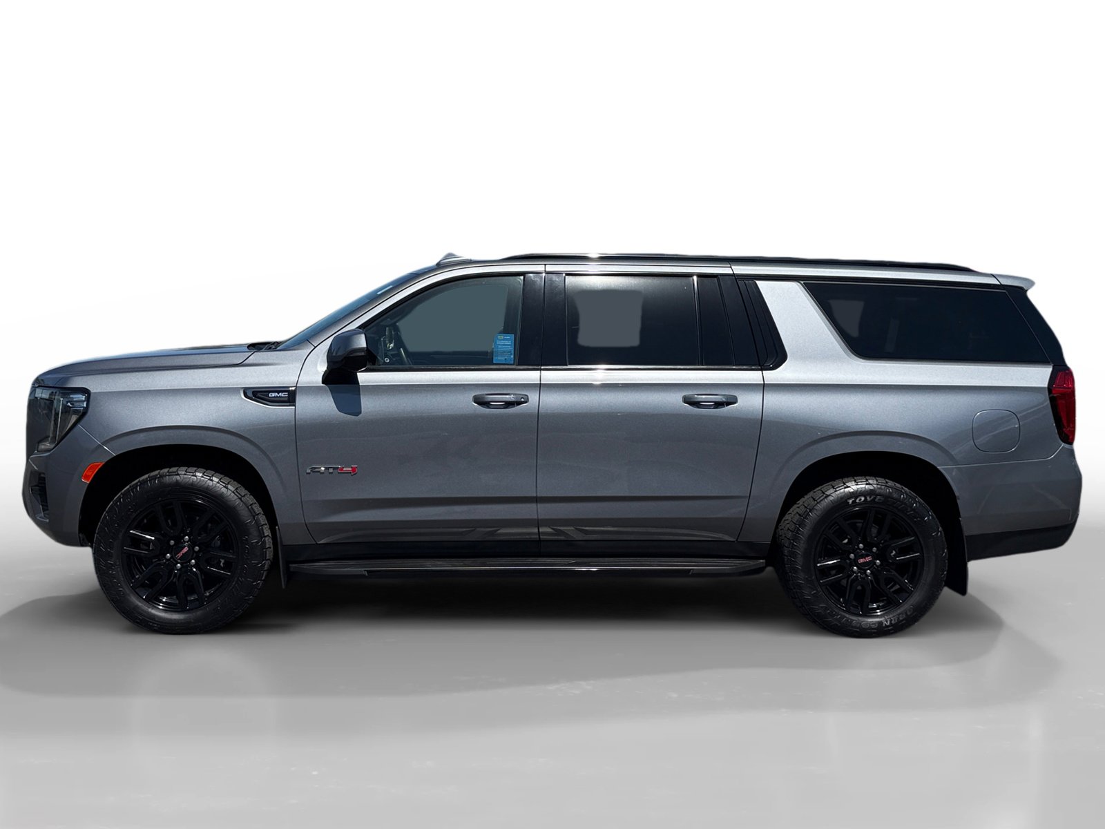 Used 2022 GMC Yukon XL AT4 w/ Max Trailering Package AWD/4WD image 2