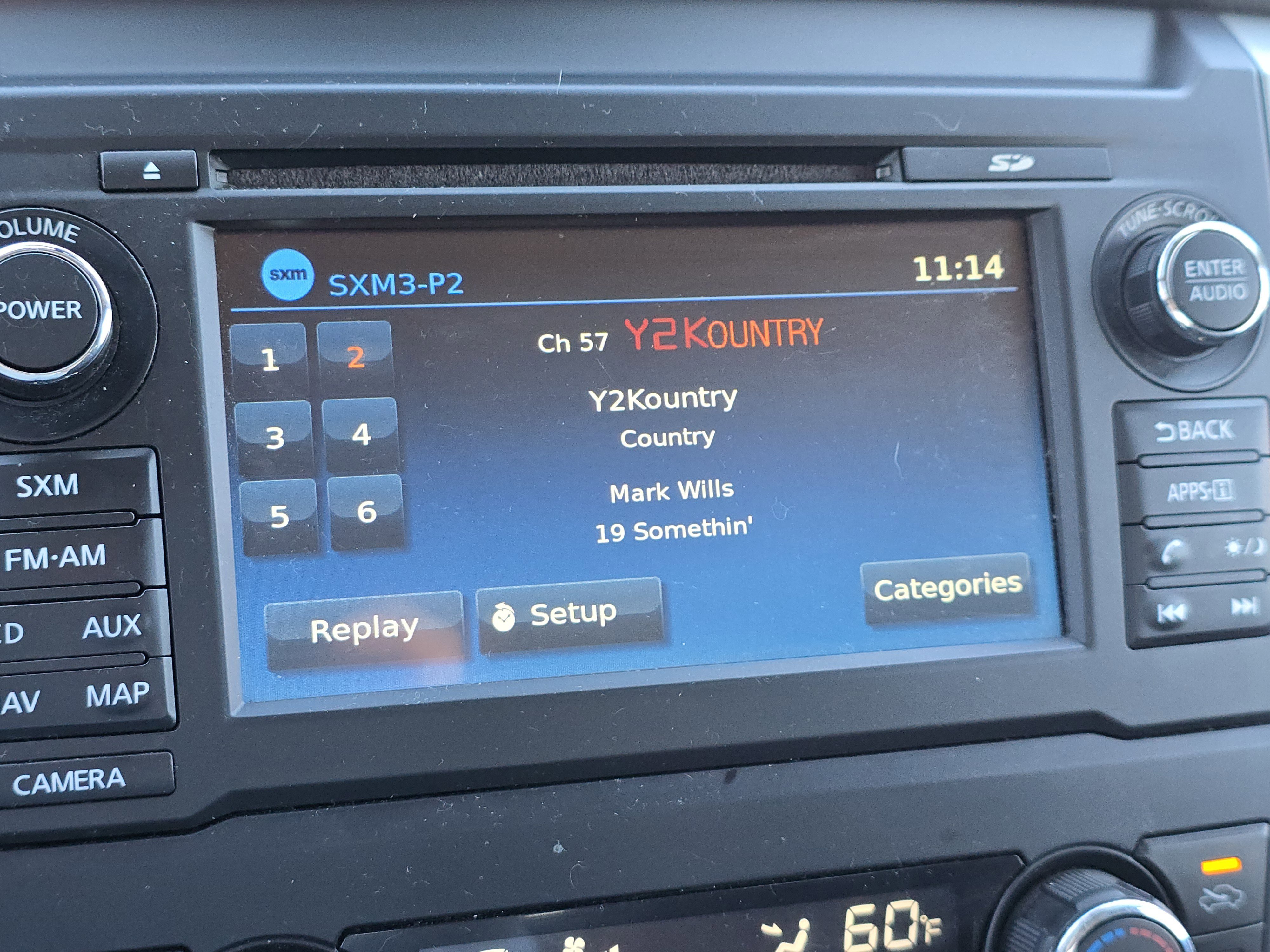 Used 2017 Nissan Titan SV image 19