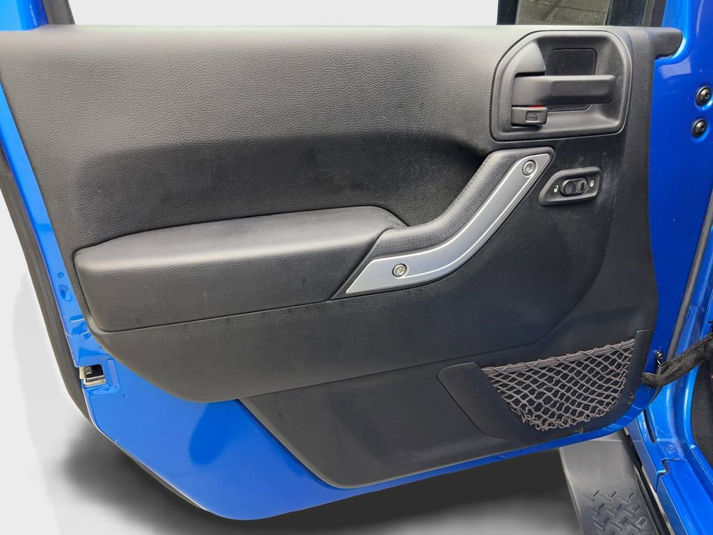 Used 2016 Jeep Wrangler Unlimited Sahara w/ Max Tow Package image 30