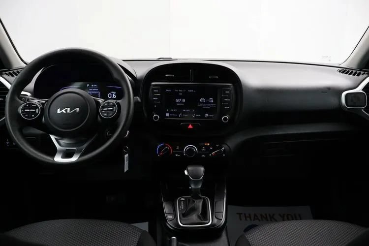 Used 2024 Kia Soul LX w/ LX Technology Package FWD image 16