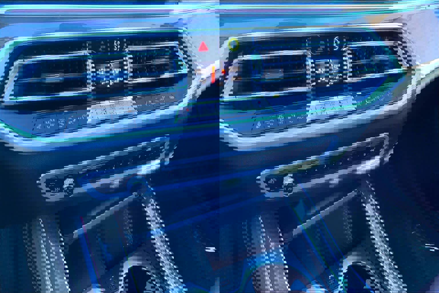 Used 2020 BMW X7 xDrive40i w/ Cold Weather Package image 31