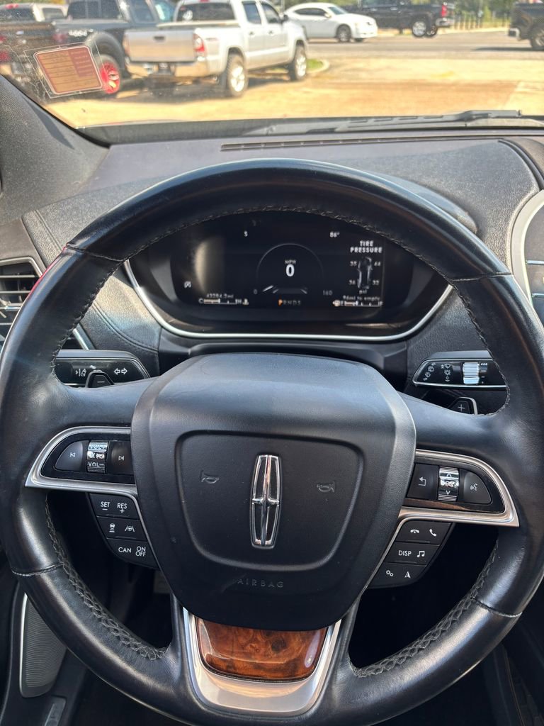 Used 2020 Lincoln Nautilus Reserve w/ Equipment Group 202A image 10