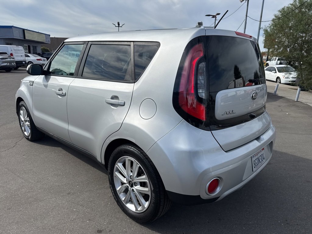 Used 2019 Kia Soul + image 3