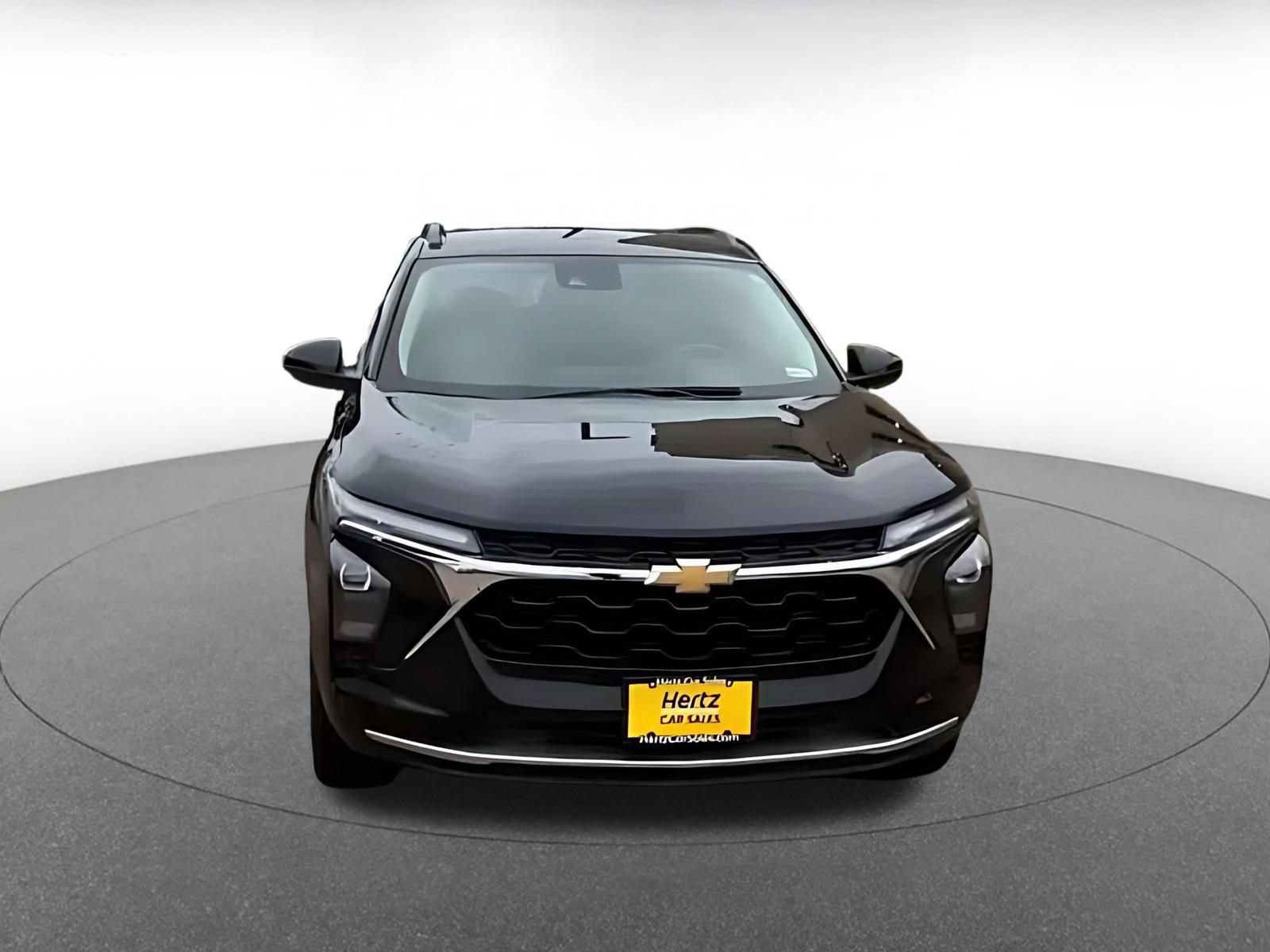 Used 2025 Chevrolet Trax LT FWD image 4