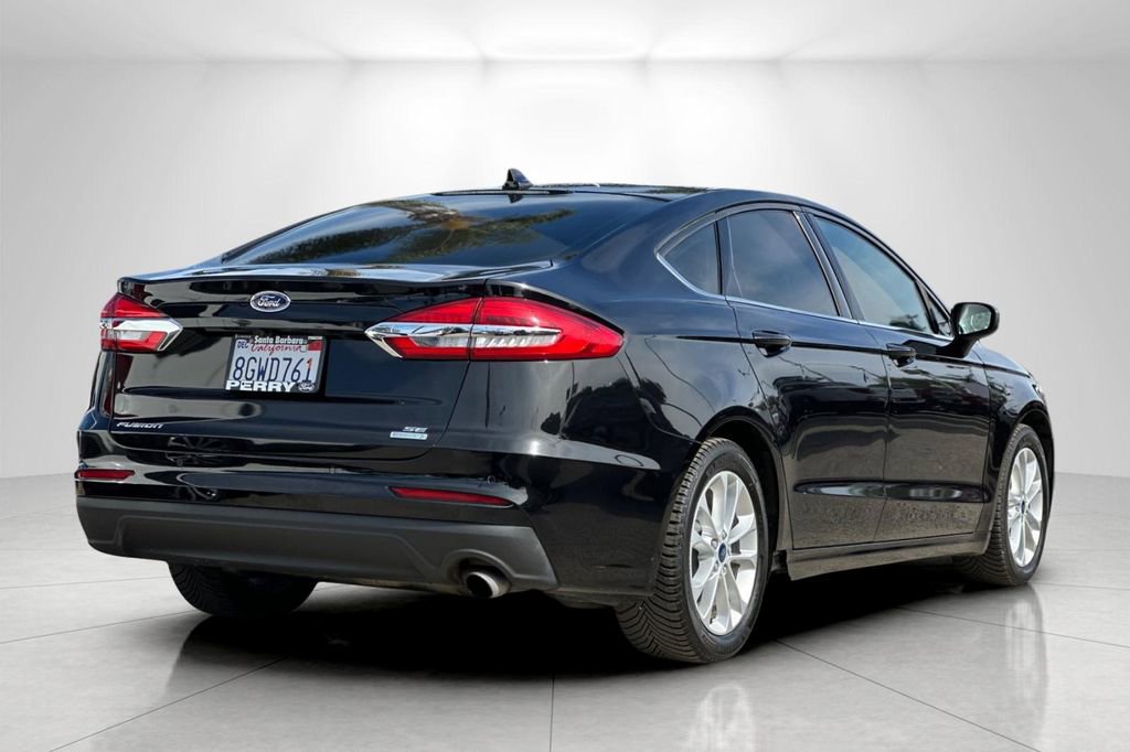 Used 2019 Ford Fusion SE image 4