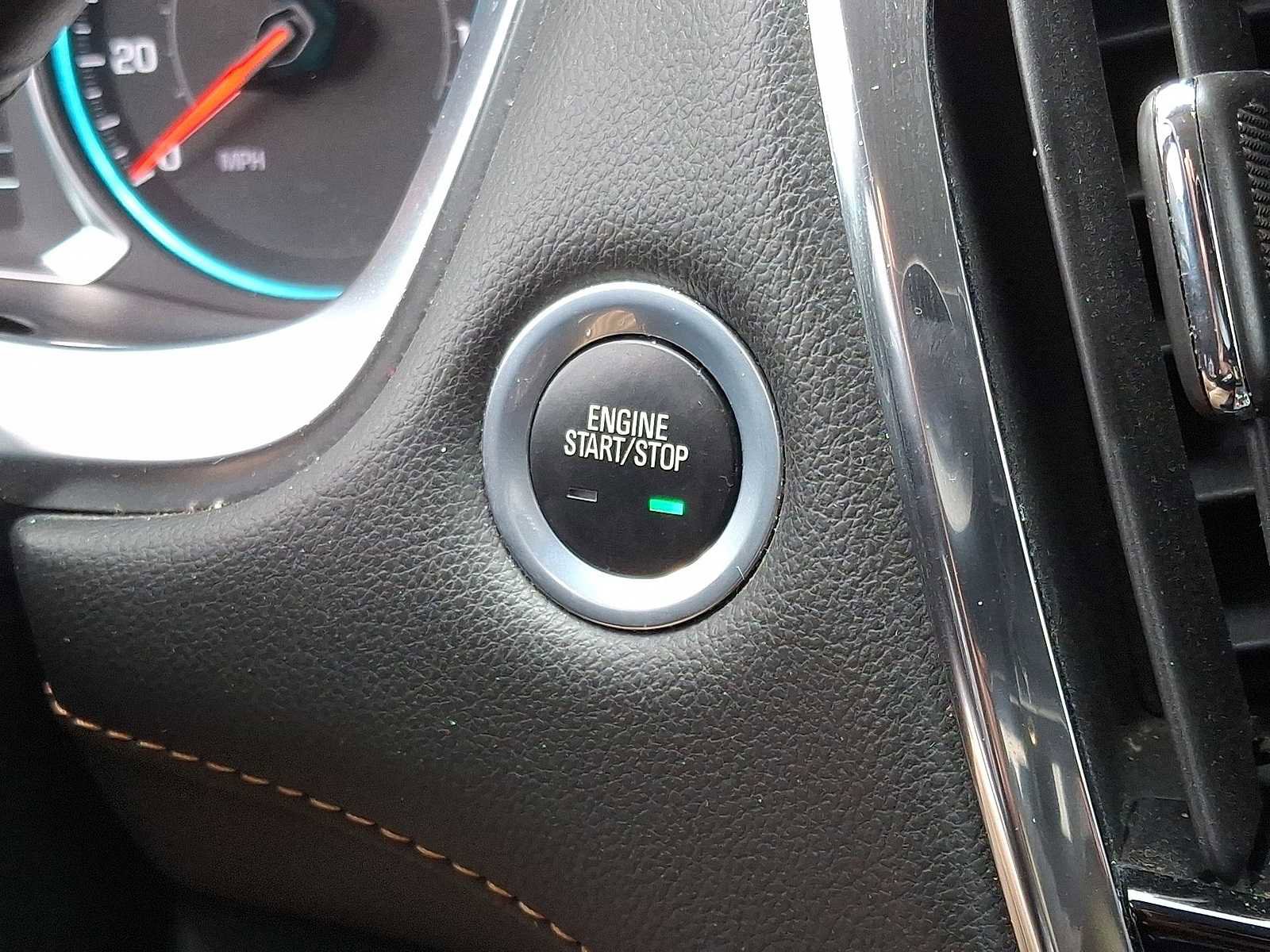 Used 2018 Chevrolet Traverse LT image 23