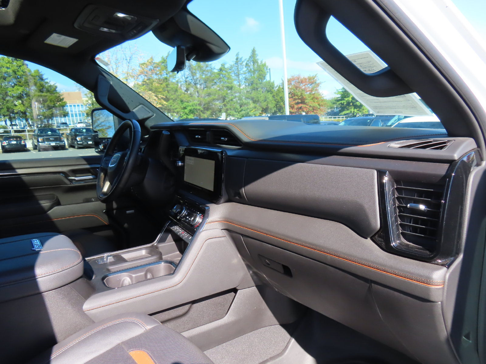 Used 2024 GMC Sierra 2500 AT4 w/ AT4 Premium Plus Package AWD/4WD image 21