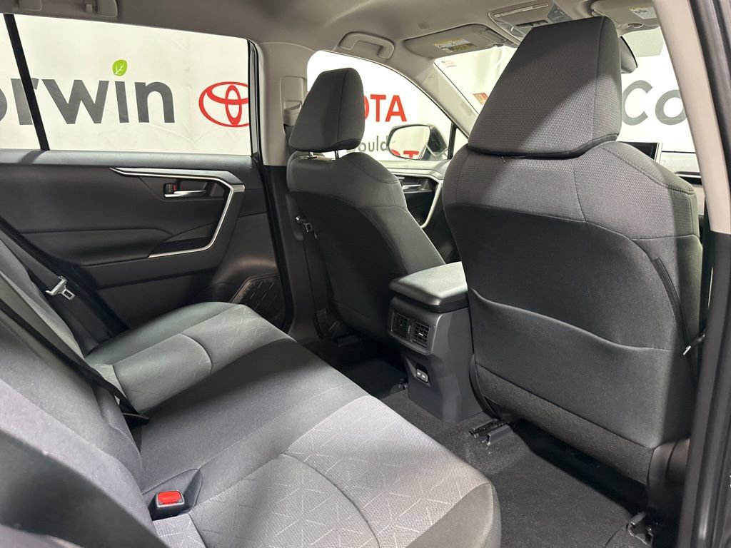 Used 2025 Toyota RAV4 XLE image 12