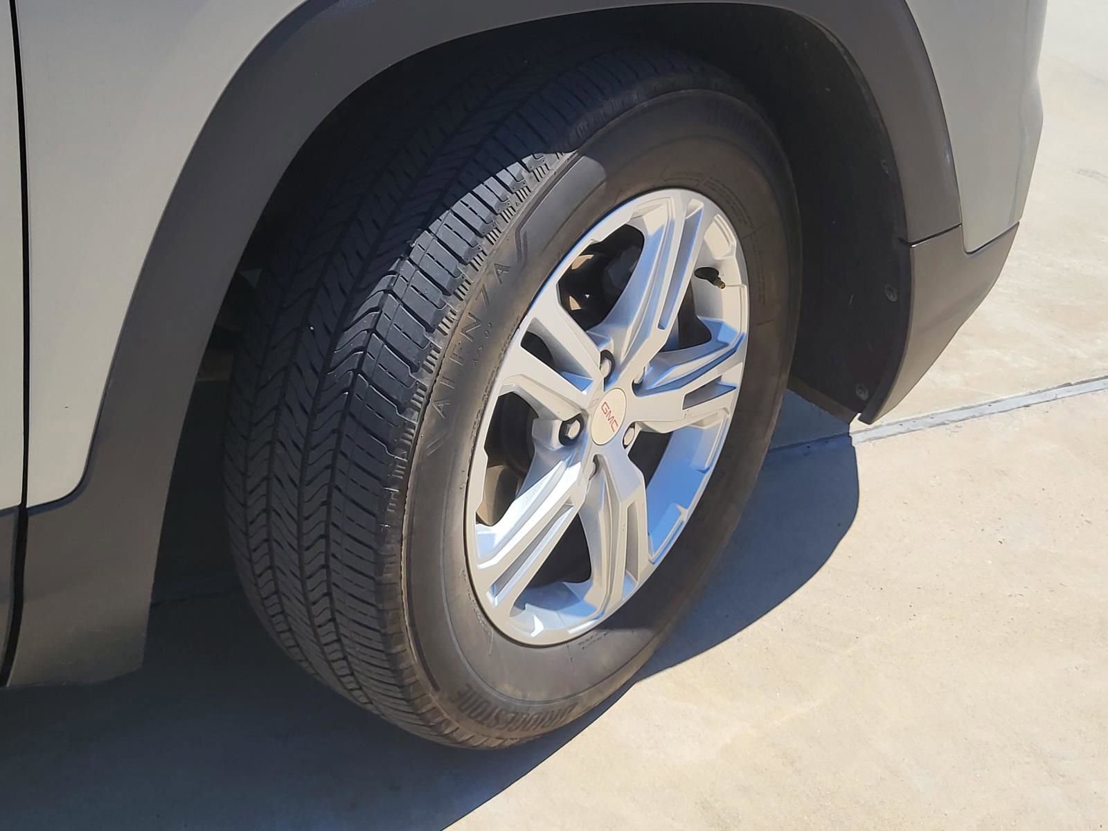 Used 2024 GMC Terrain SLE AWD/4WD image 7
