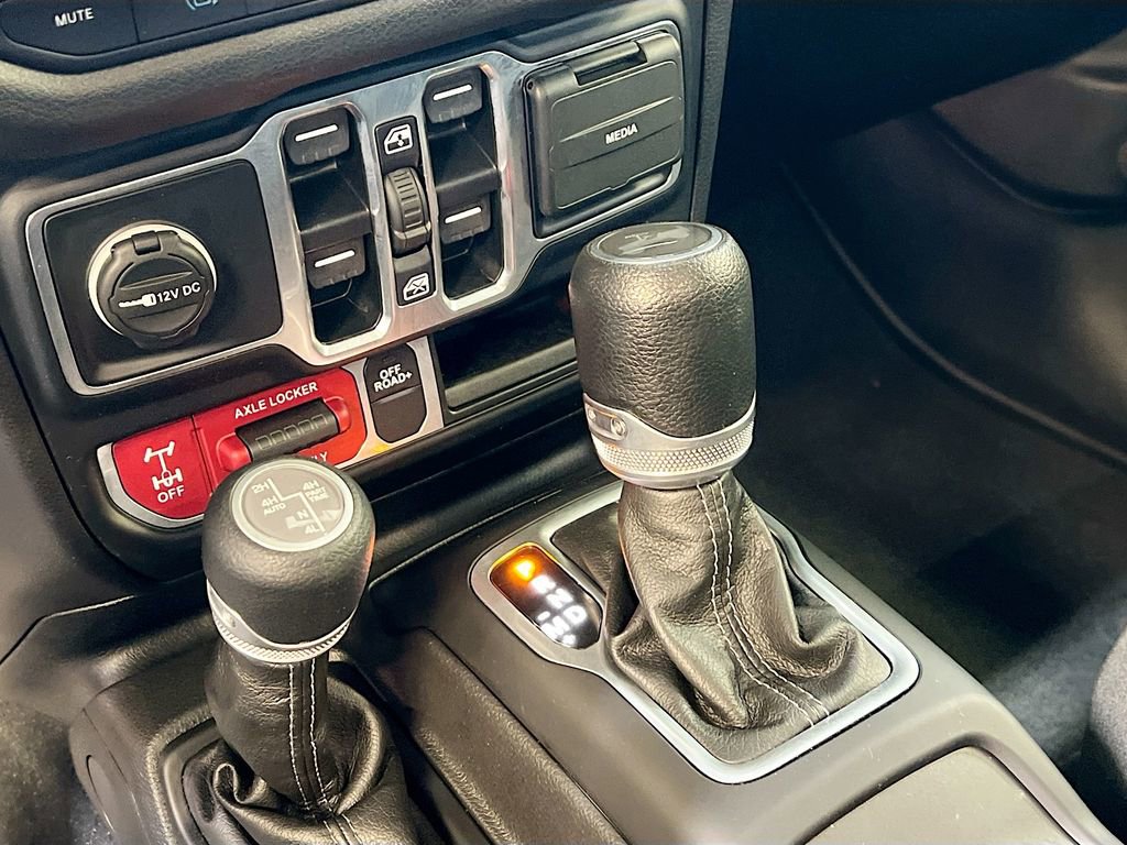 Used 2024 Jeep Wrangler Unlimited image 16