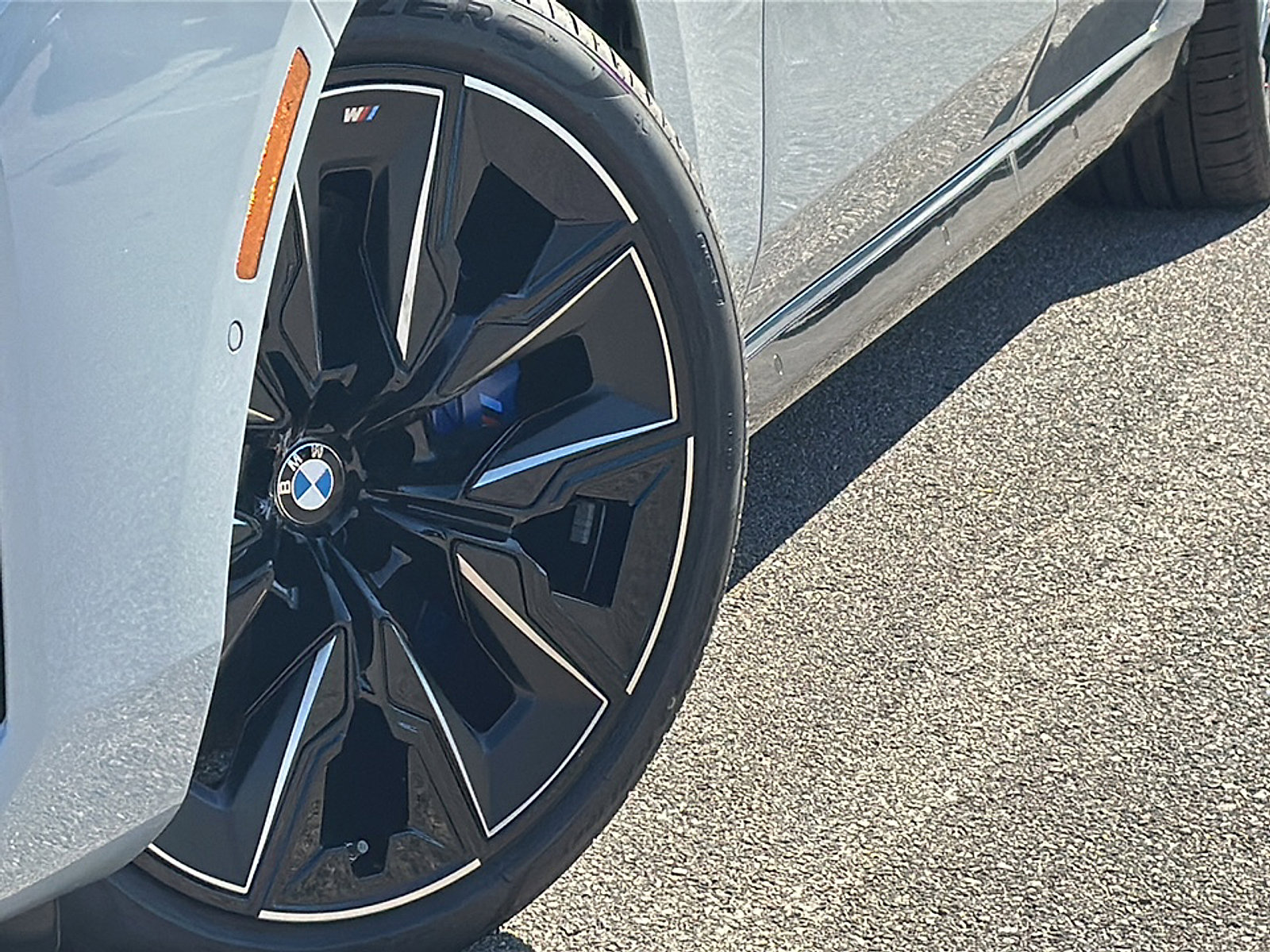 New 2025 BMW 760i xDrive w/ Executive Package image 3