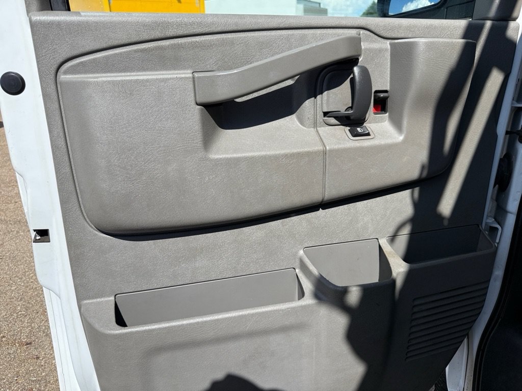 Used 2021 Chevrolet Express 2500 w/ Driver Convenience Package RWD image 26