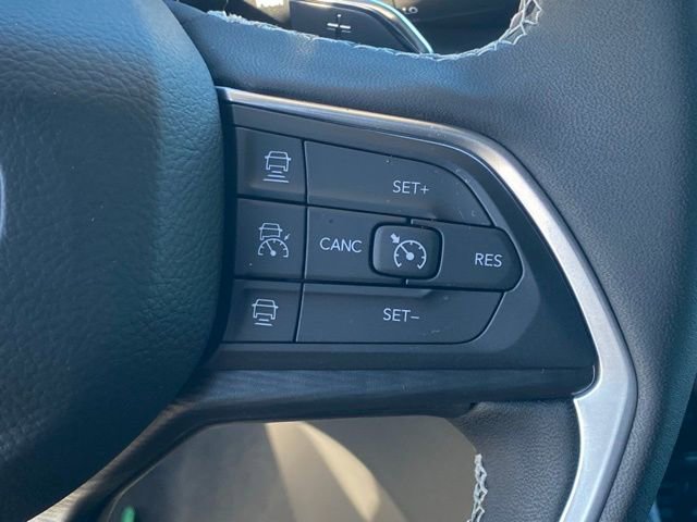 New 2025 Jeep Grand Cherokee Altitude AWD/4WD image 18