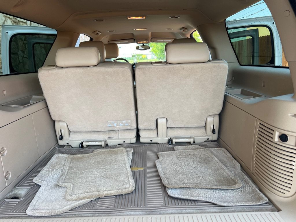 Used 2012 Chevrolet Suburban LT w/ Texas Edition RWD image 14
