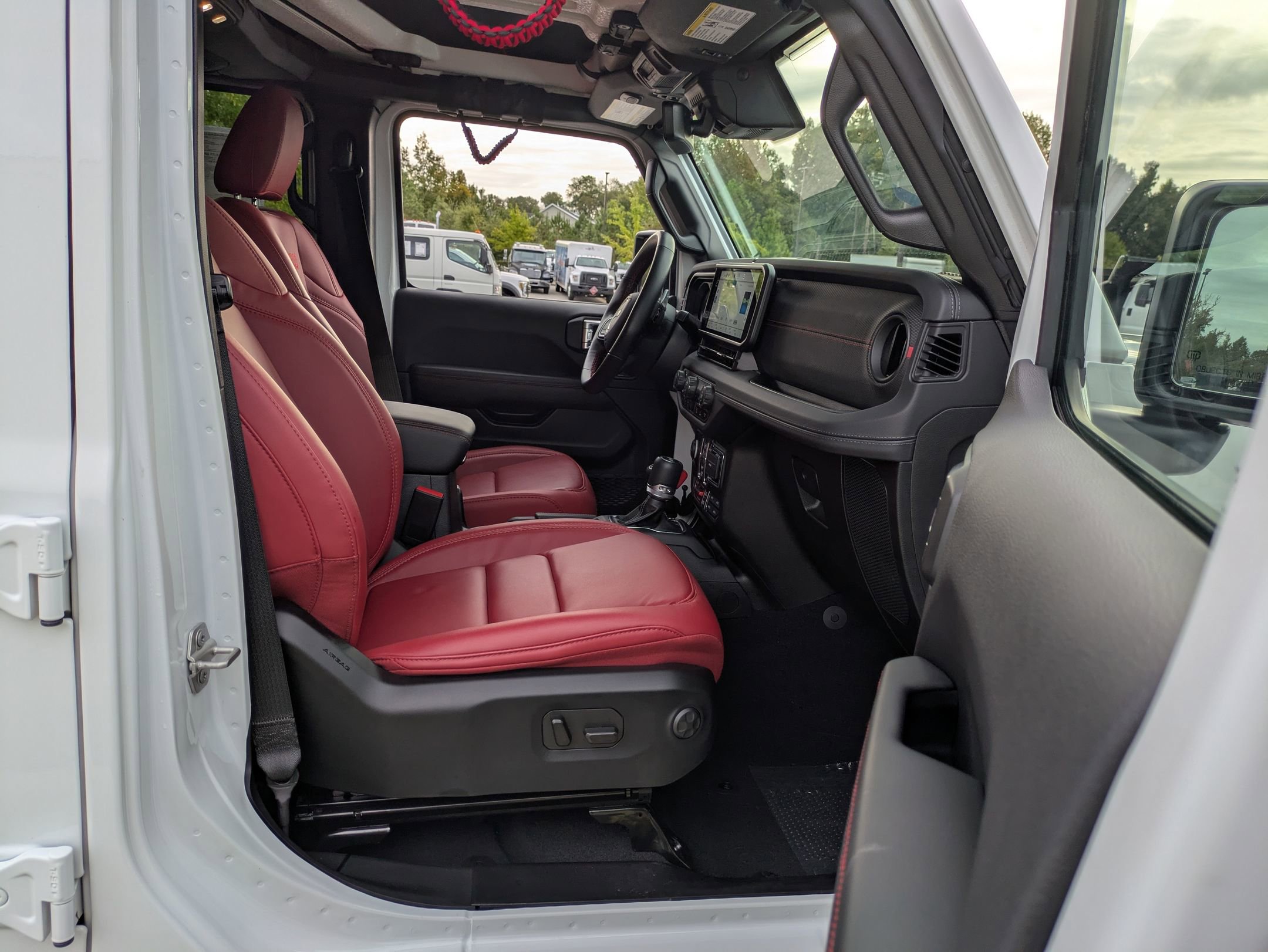 Used 2024 Jeep Wrangler Unlimited Rubicon 392 image 38