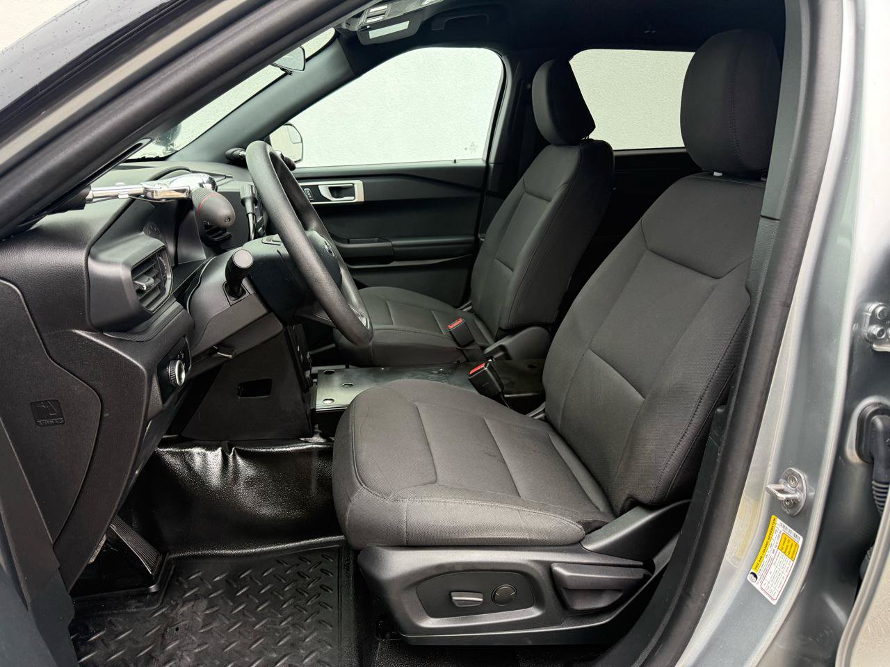 Used 2024 Ford Explorer 4WD Police Interceptor image 3