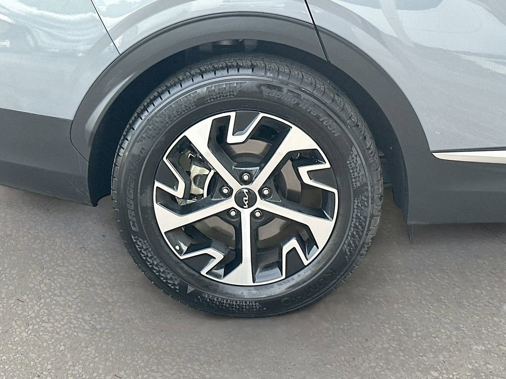 Certified 2025 Kia Sportage EX image 30