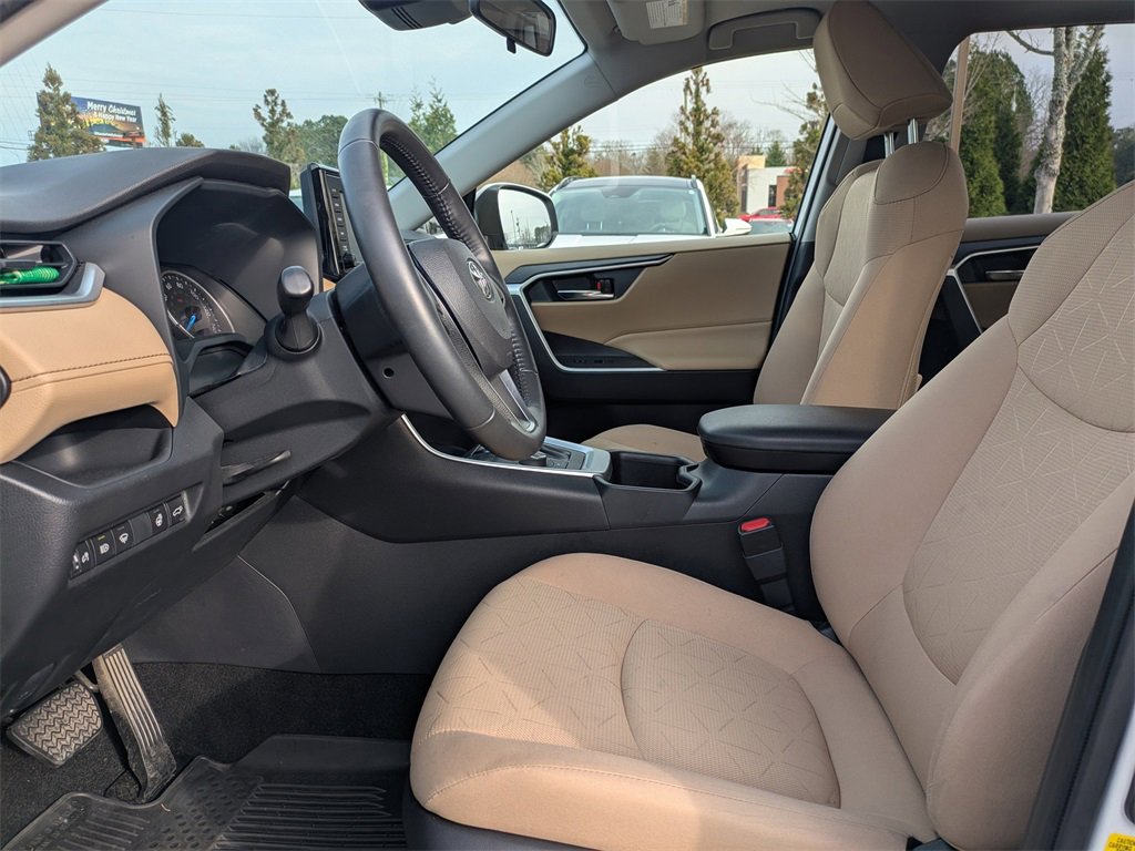 Used 2022 Toyota RAV4 XLE image 22