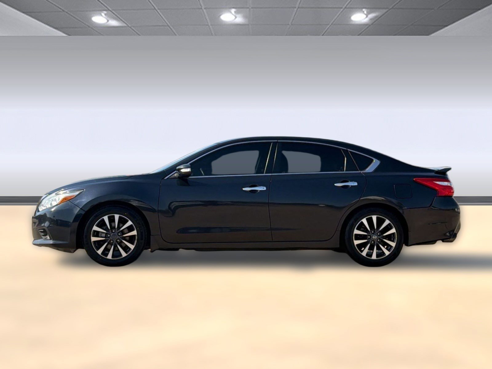 Used 2016 Nissan Altima 2.5 SL w/ Moonroof Package image 2