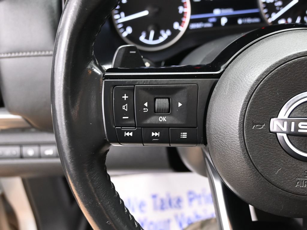 Used 2023 Nissan Pathfinder SL w/ Black Appearance Package image 19